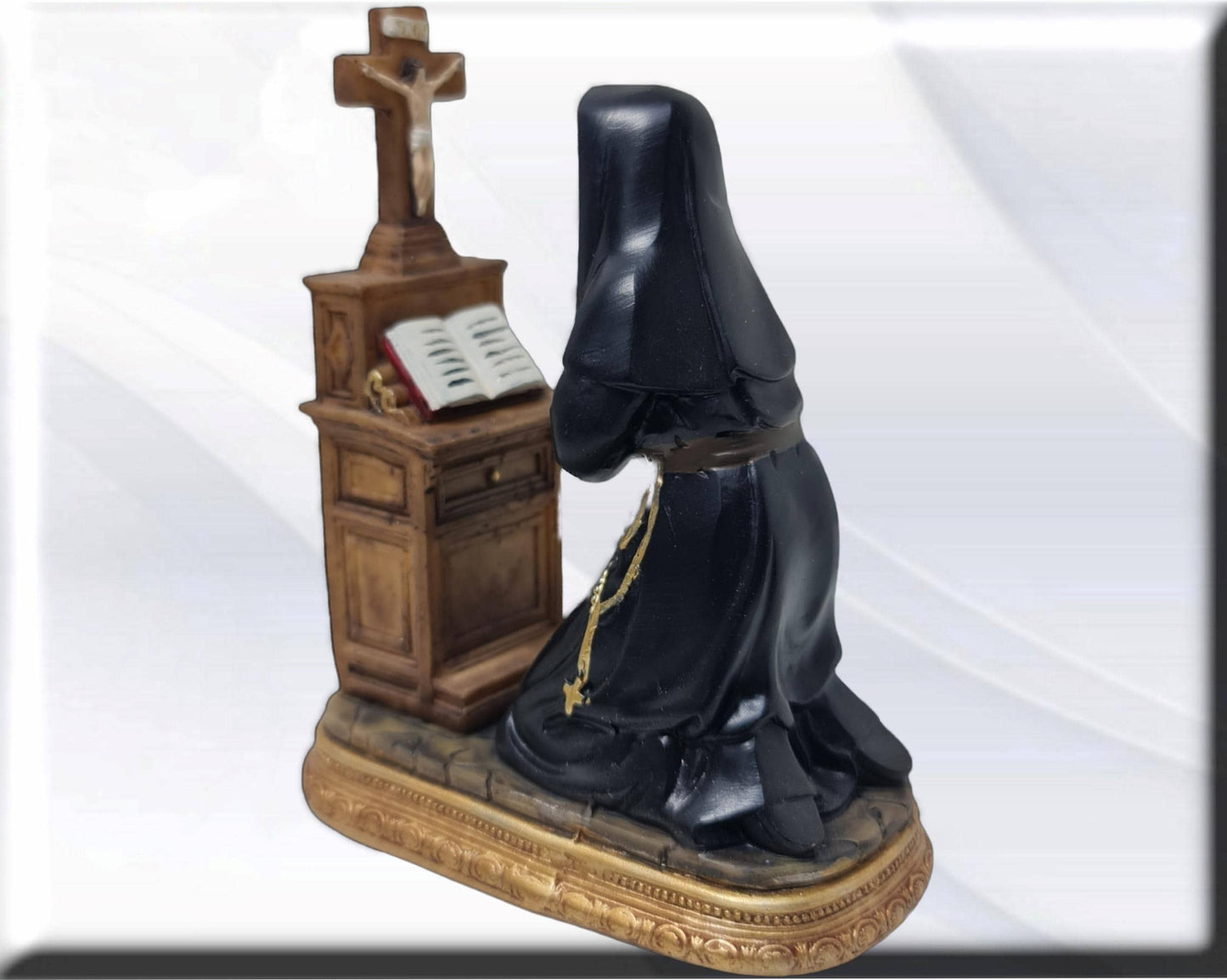 estatua Santa Rita de Casia rezando . Catholic Saints and Virgins, Religious products,