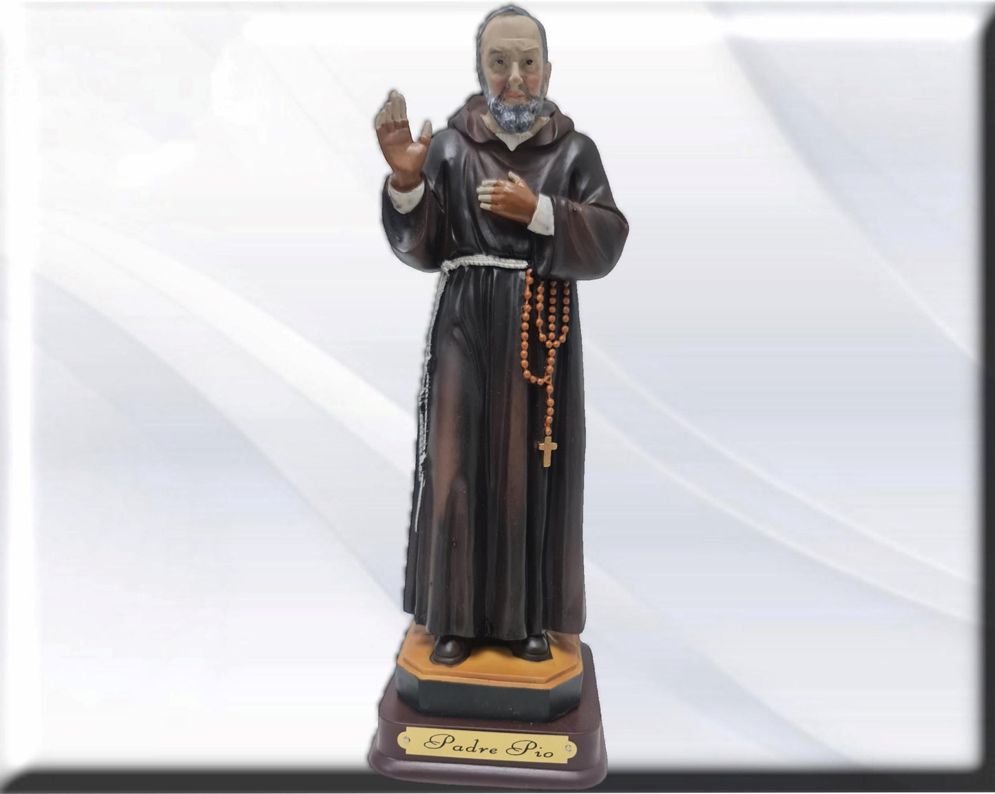 Estatua del Padre Pio , virgenes y santos catolicos