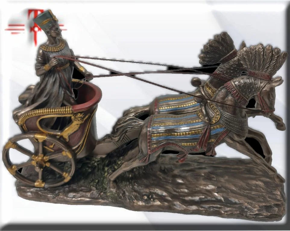 Gran Esposa Real Nefertiti en carro de caballos