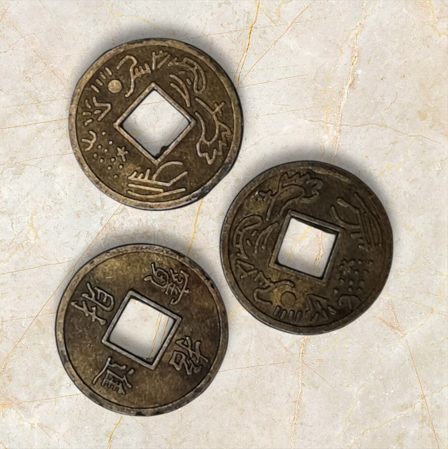 colgante amuleto 3 monedas chinas