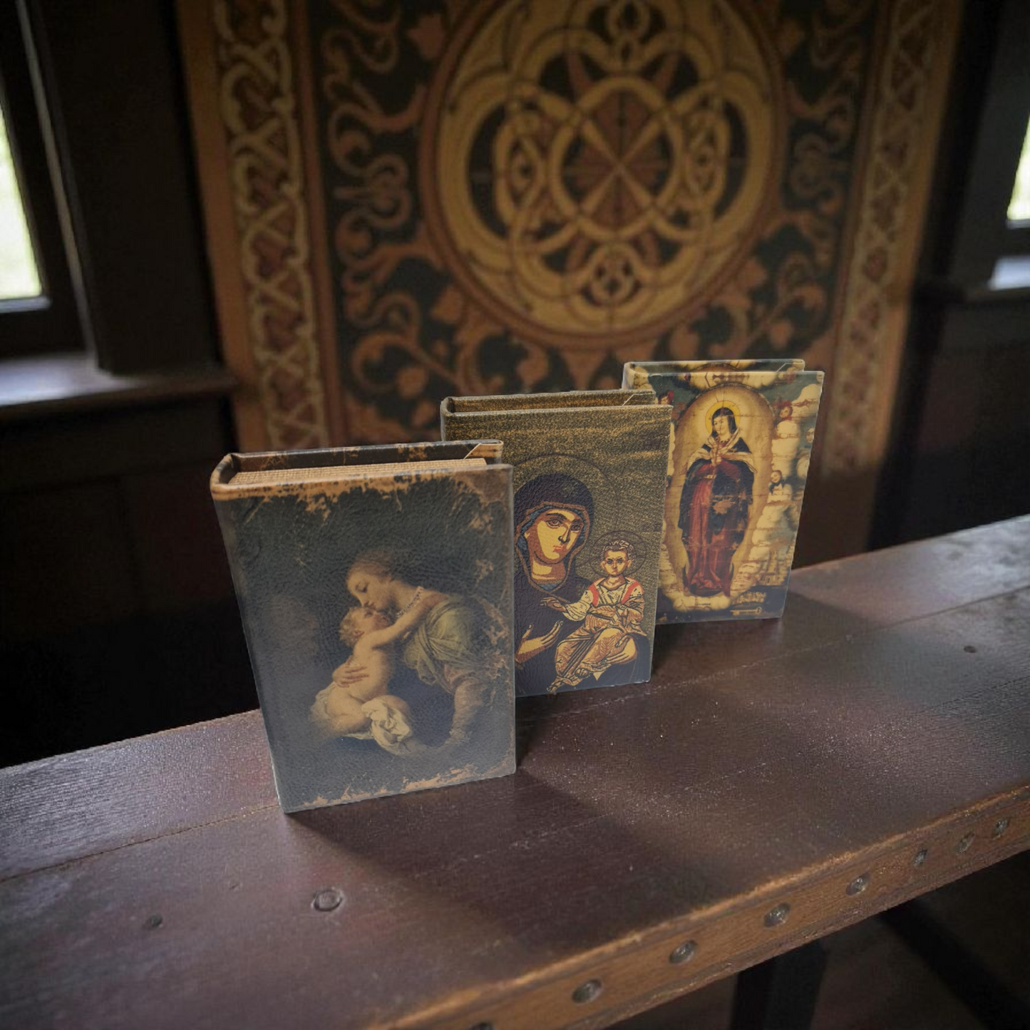 Caja con forma de libro , Santos y Vírgenes católicos , productos Religiosos