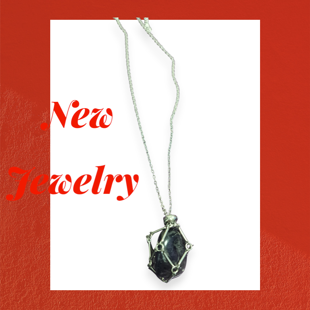 Collar con jaula para minerales