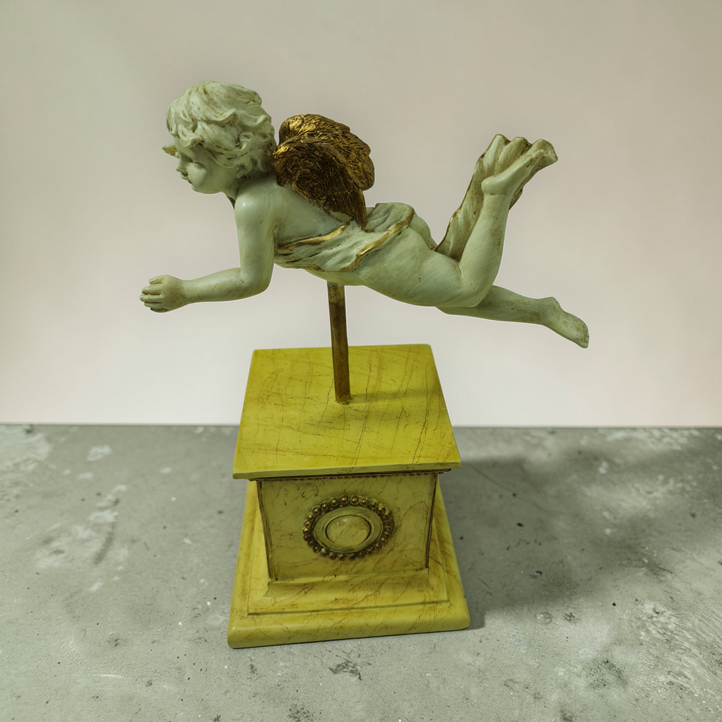 Angel volando en peana , Santos y Vírgenes católicos , productos Religiosos