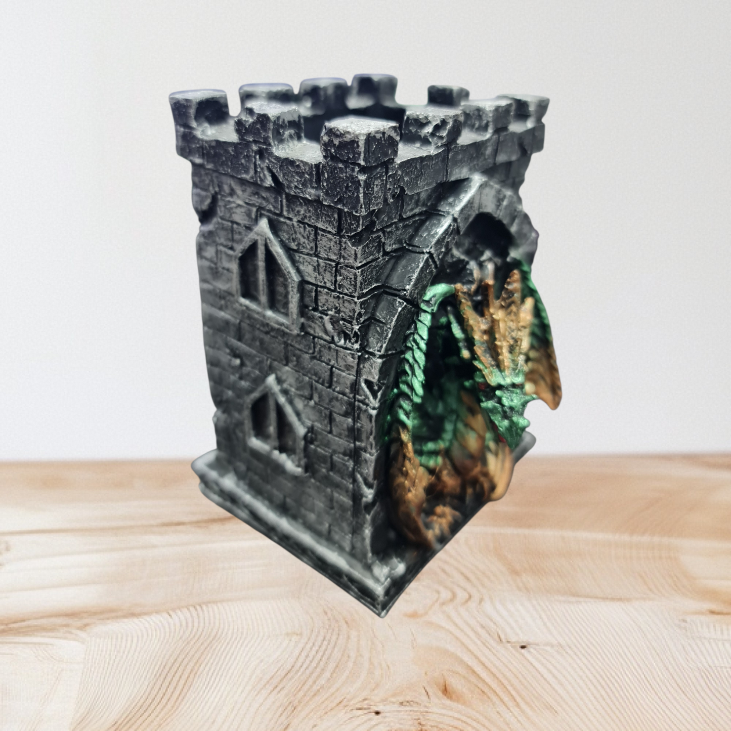 Torre con Dragon contenedor