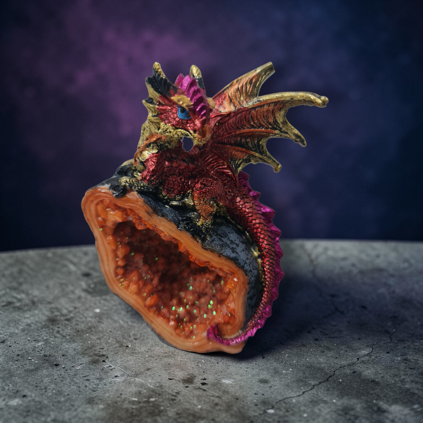 Dragon con piedra preciosa