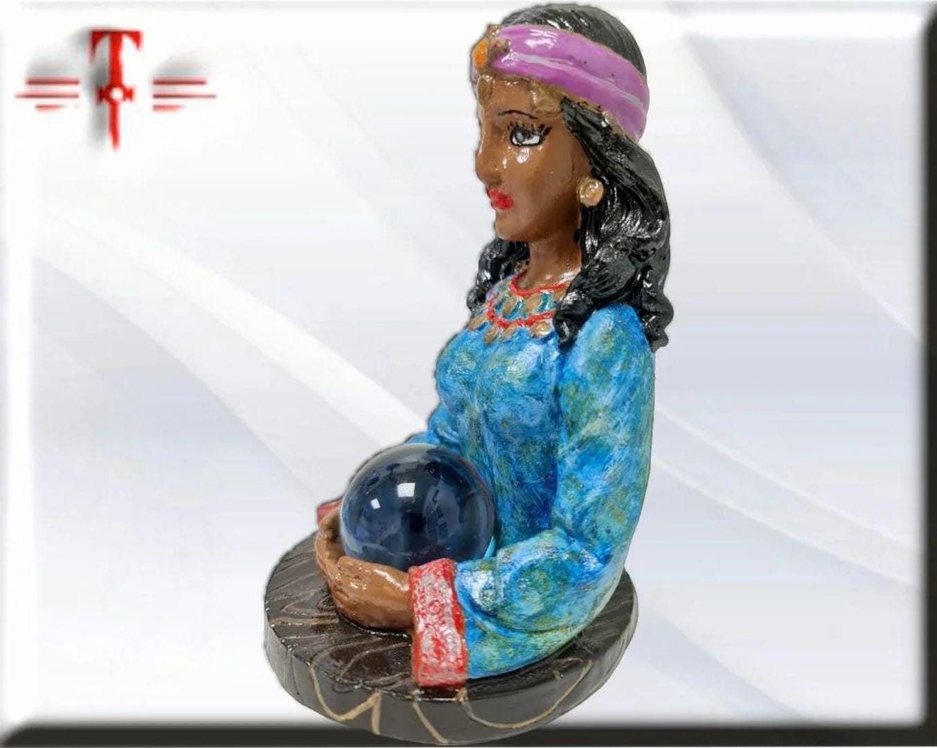 Estatua Busto , Tarotista , Gitana vidente con bola de cristal ,articulos esotéricos y religiosos