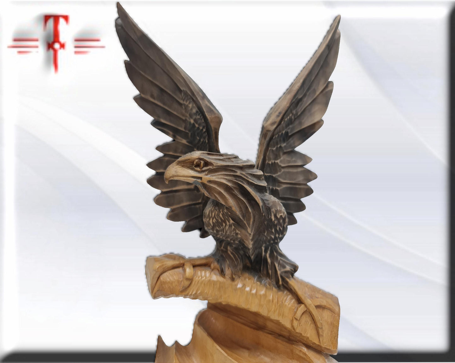 Aguila en rama , tallado a mano