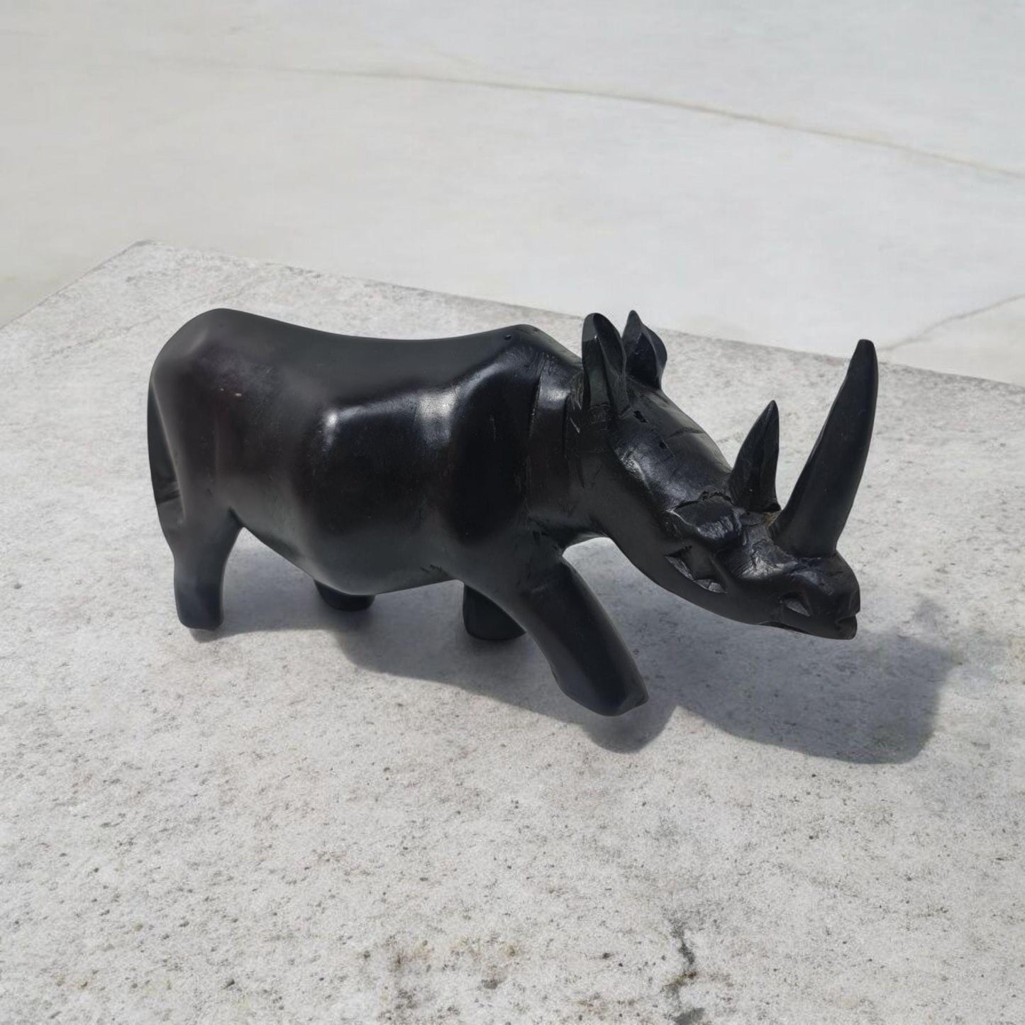 Rinoceronte madera , animal decoracion del hogar - producto artesanal