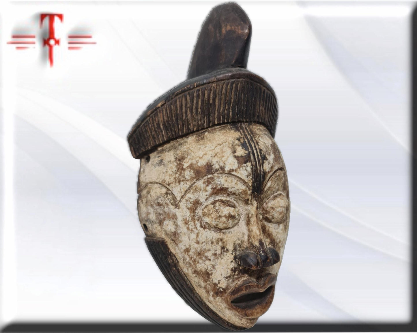 Antigua mascara africana Punu arte africano