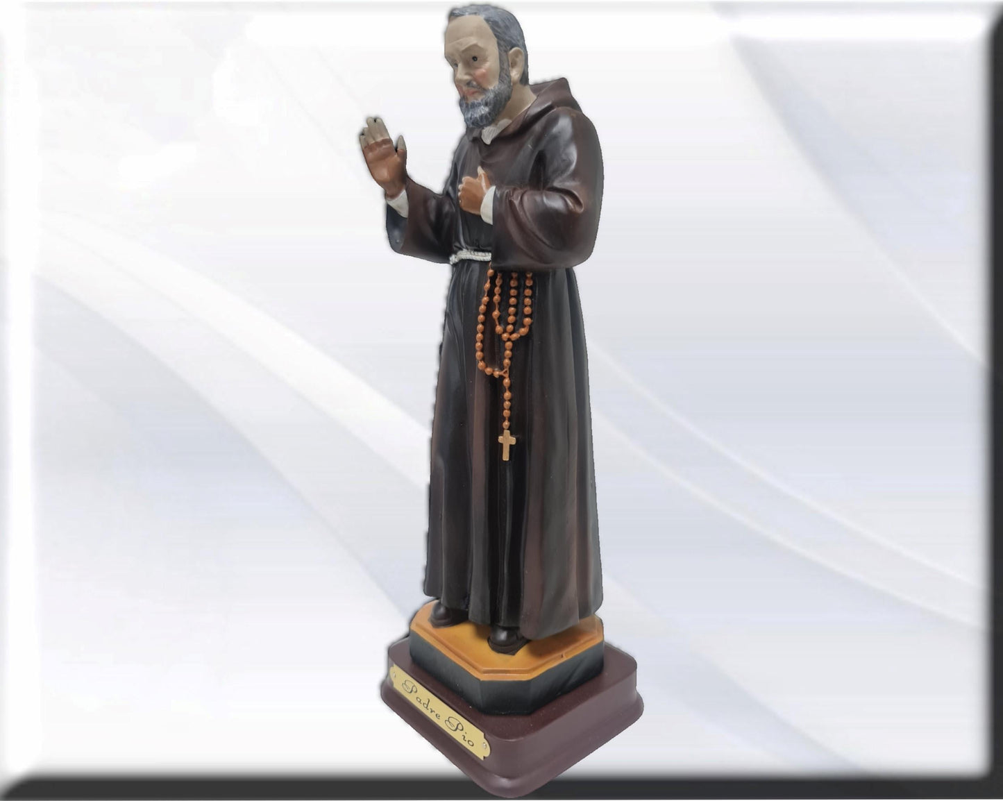 Estatua del Padre Pio , virgenes y santos catolicos