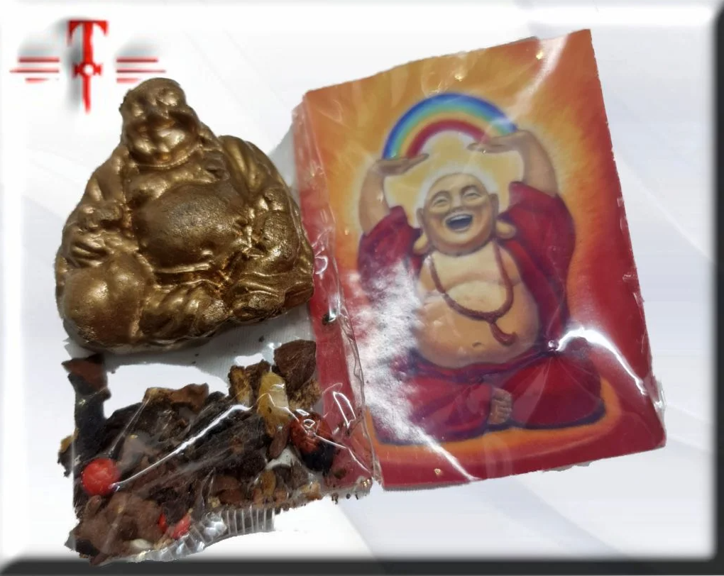 Amuleto metal Buda