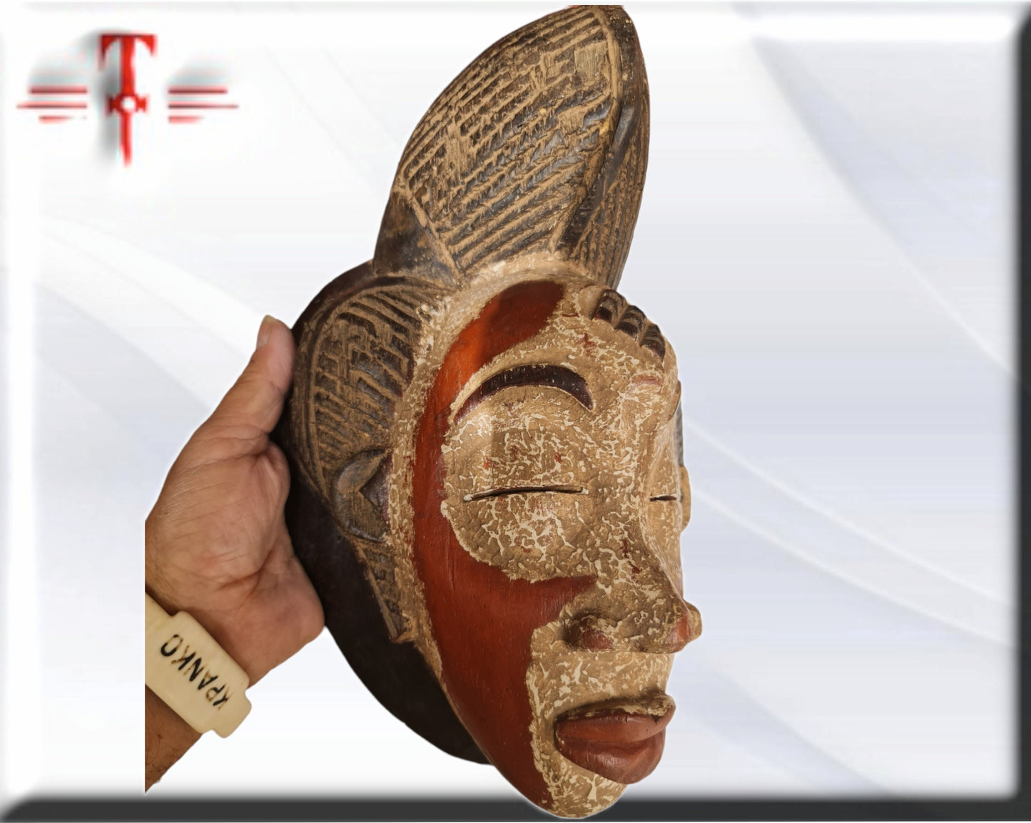 Antigua mascara Punu Gabon arte tradicional africano
