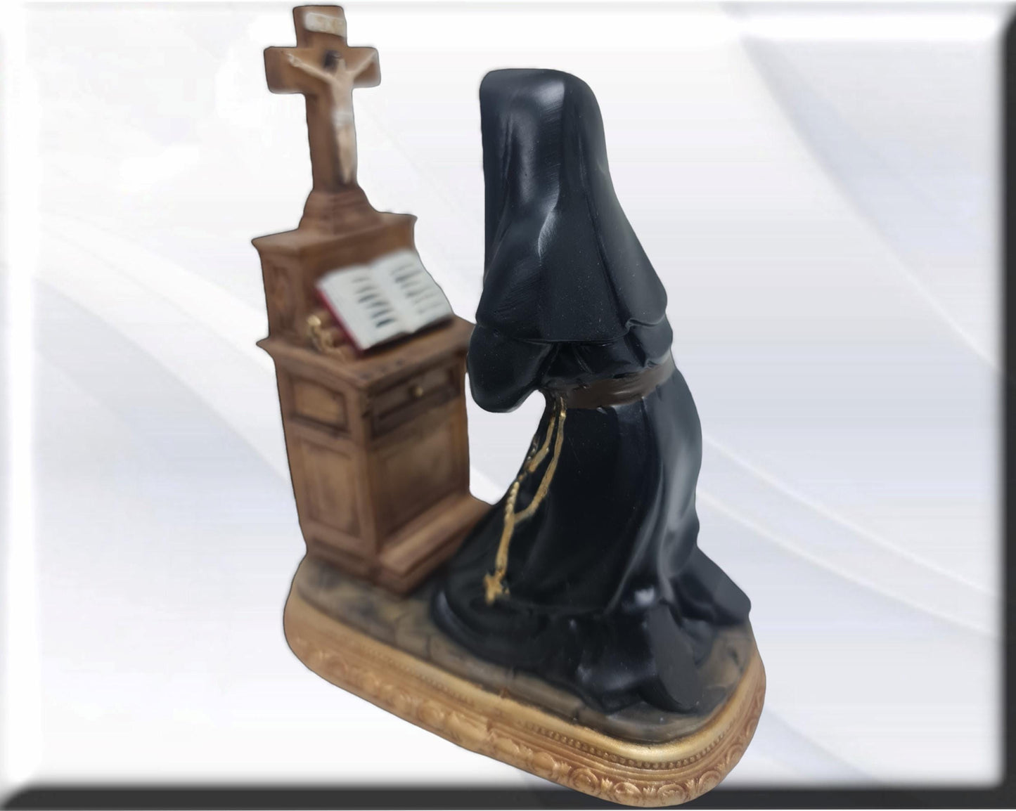 estatua Santa Rita de Casia rezando . Catholic Saints and Virgins, Religious products,