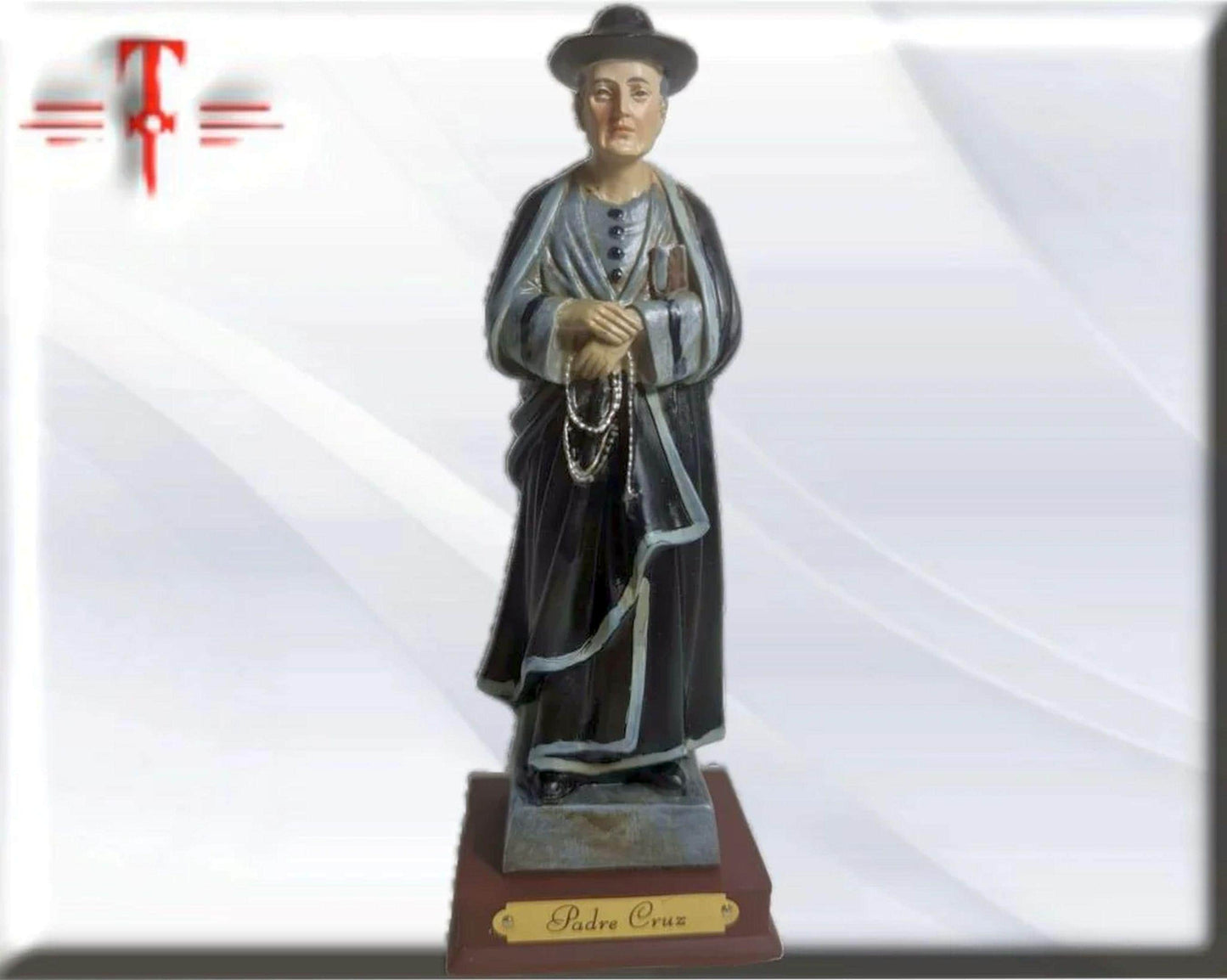 Estatua del Padre Cruz , virgenes y santos catolicos