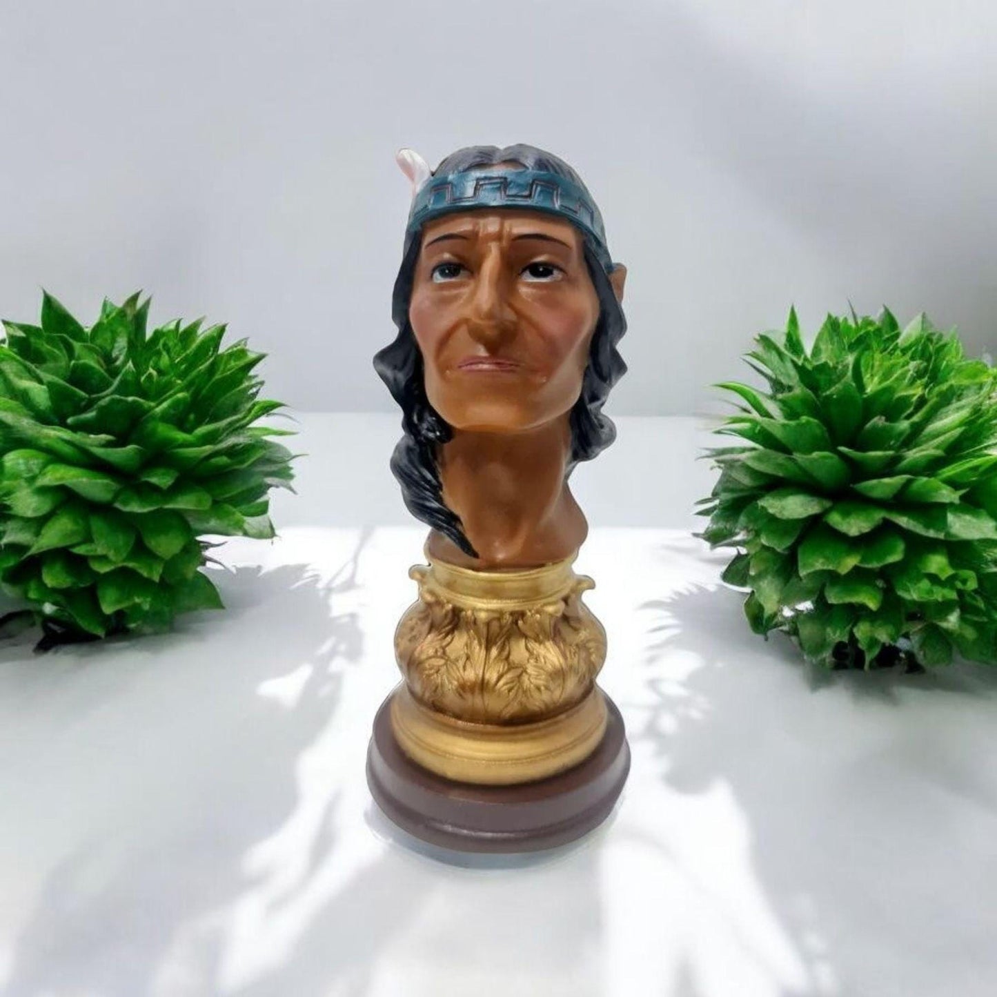 Estatua , Figura ,Indio Guaicaipuro , 3 potencias Africanas