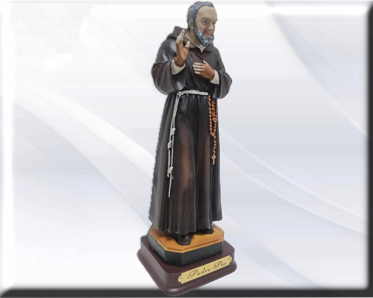 Estatua del Padre Pio , virgenes y santos catolicos