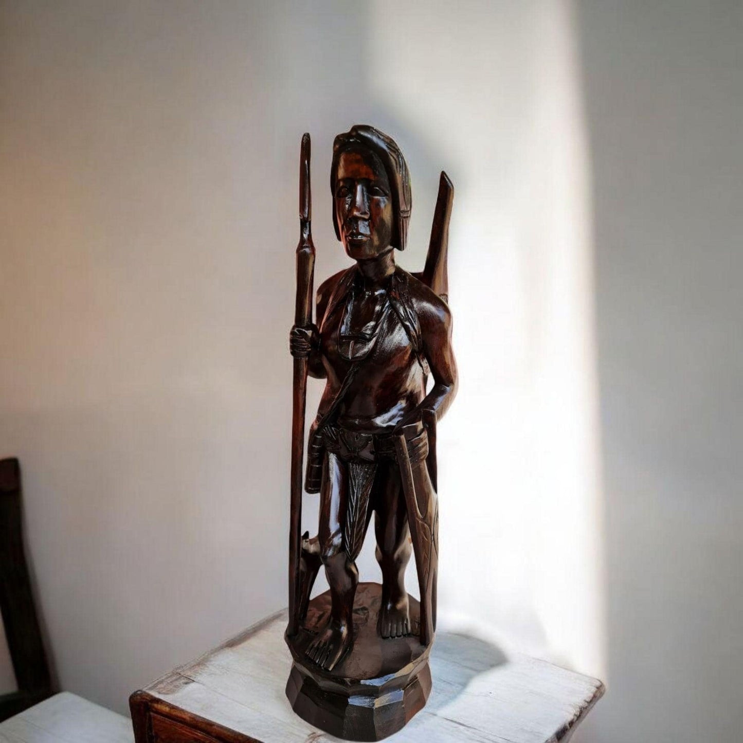 Talla de Indigena Hombre , tallado en maderas nobles