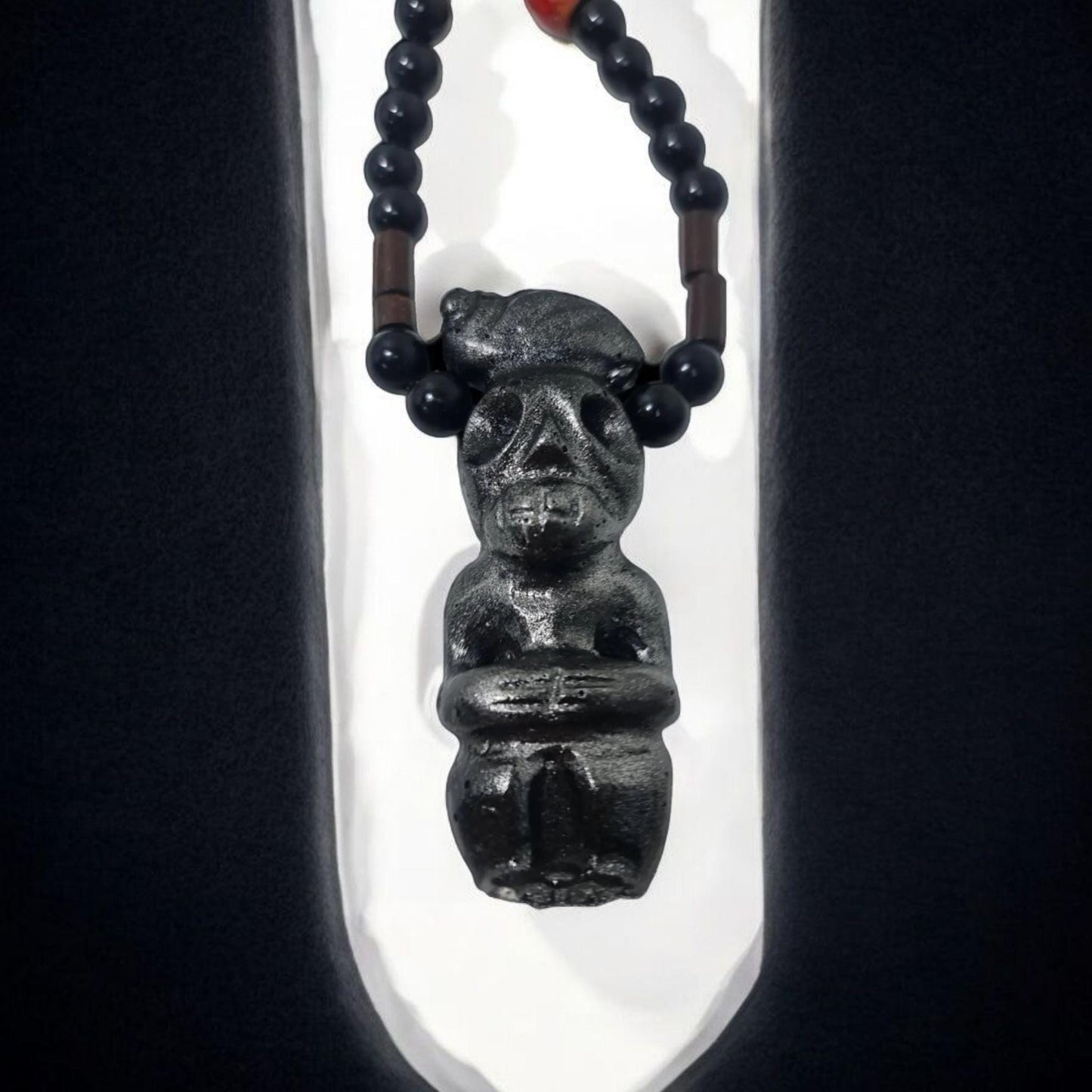 Egguns protection amulet ritualized Vodun pendant, secrets of Fon vodoun, Contact with the egguns
