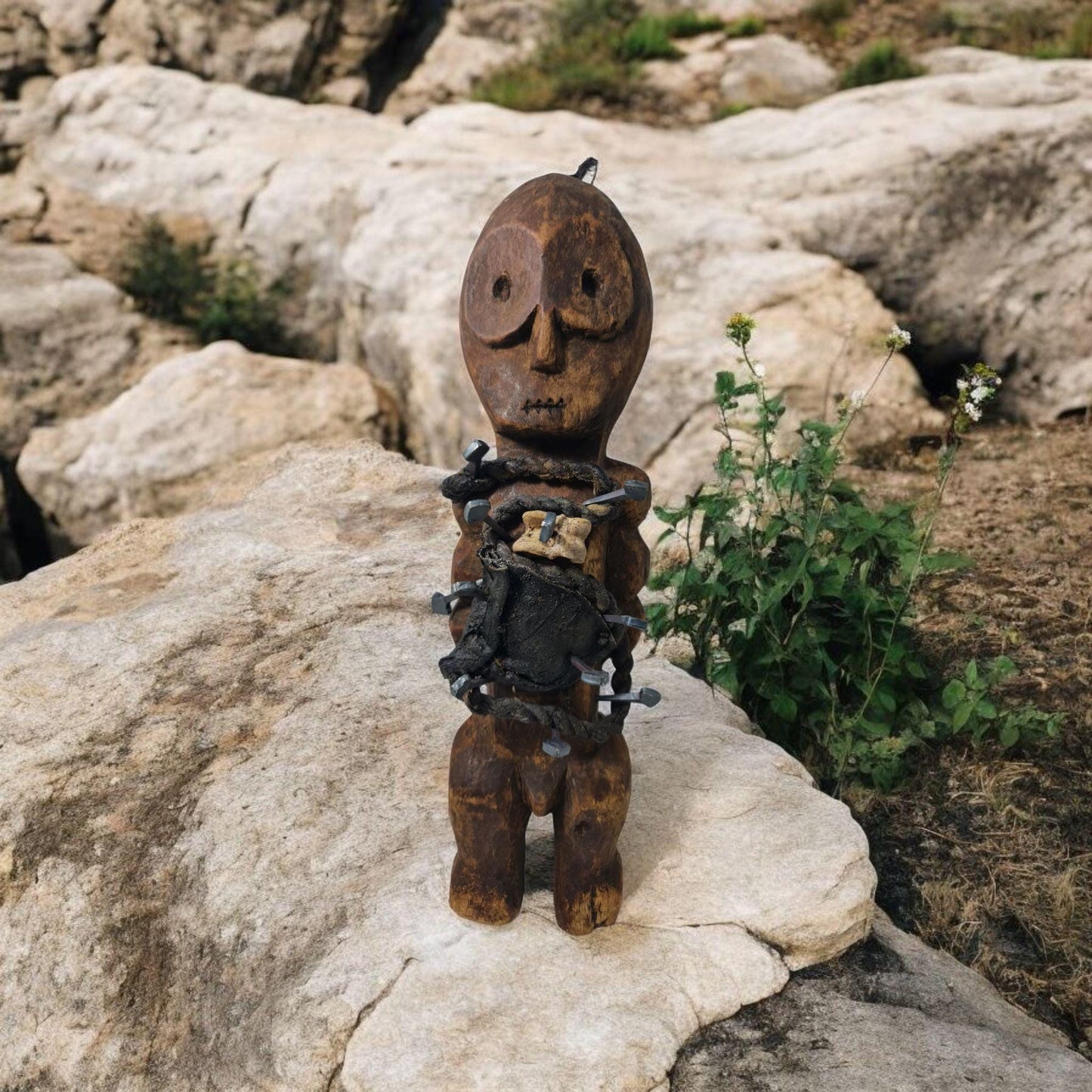 fetiche Guerrero de proteccion Nkisi . arte africano , vodun africa , Benín