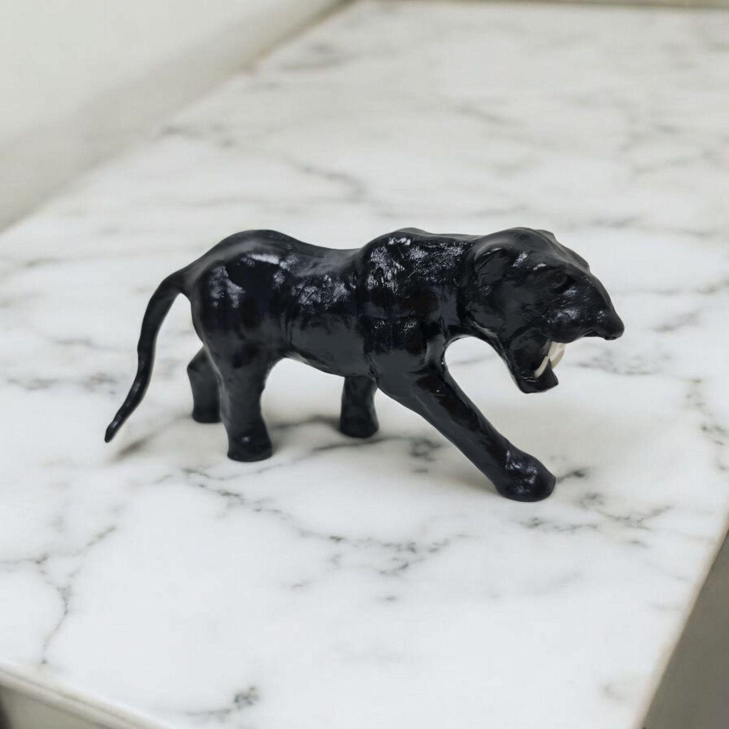 Leopardo de cuero , animal decoracion del hogar - producto artesanal