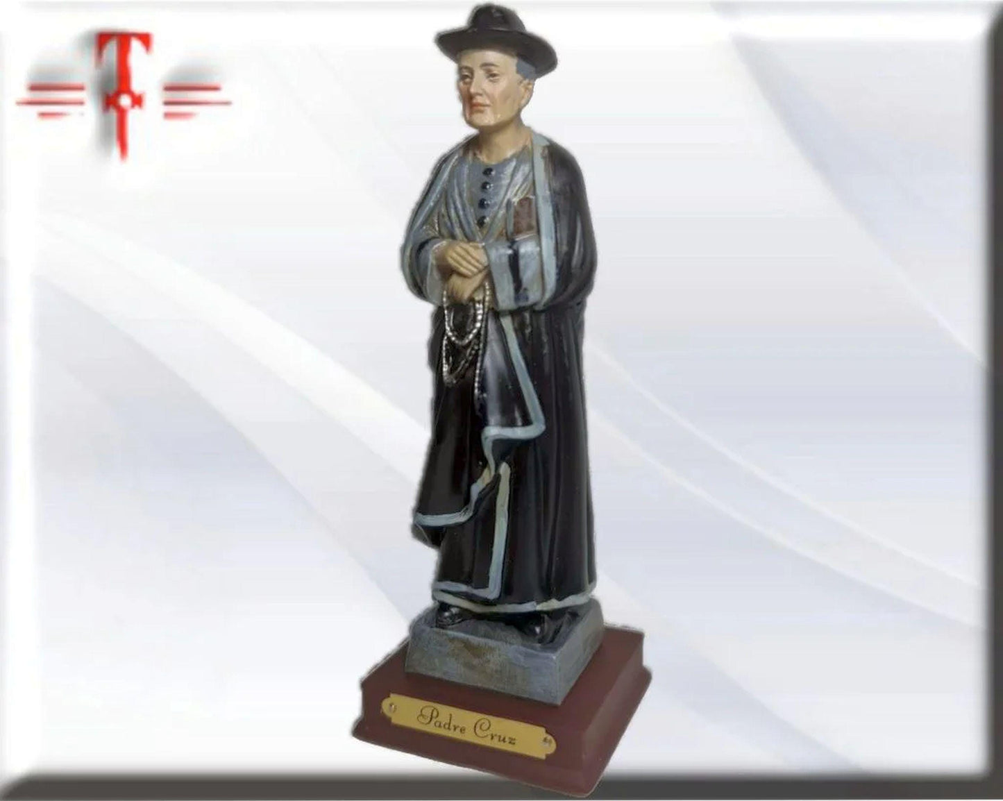 Estatua del Padre Cruz , virgenes y santos catolicos