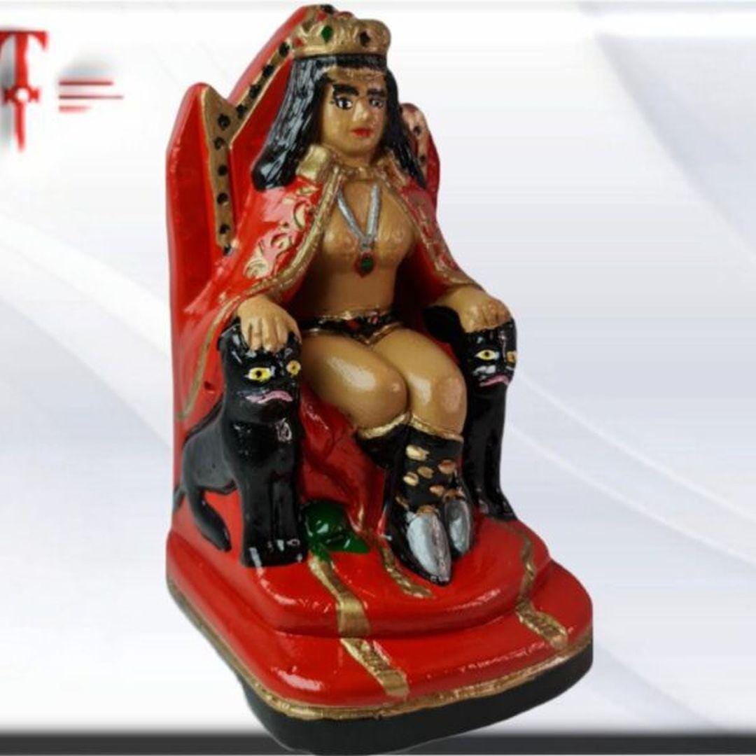 Pomba gira Reina sentada en trono, candomble, Kimbisa, Umbanda