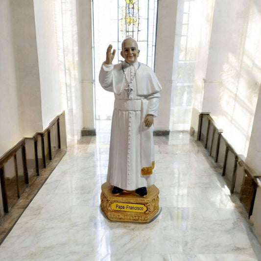 Papa Francisco , virgenes y santos catolicos