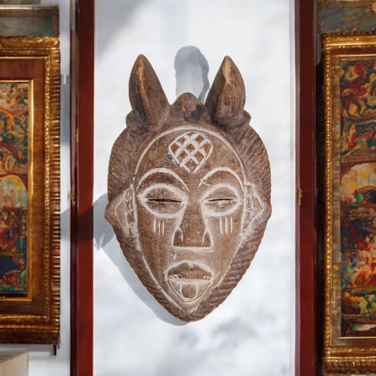 Máscara etnia Punu ( Gabon arte africano)  Punu ethnic mask ( Gabon African art)