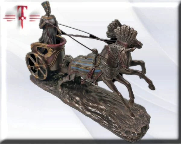 Gran Esposa Real Nefertiti en carro de caballos