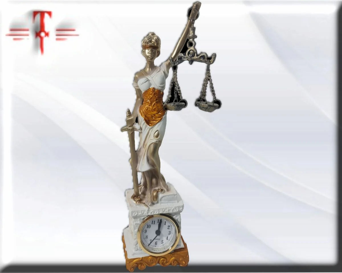 Diosa Temis de la justicia con reloj