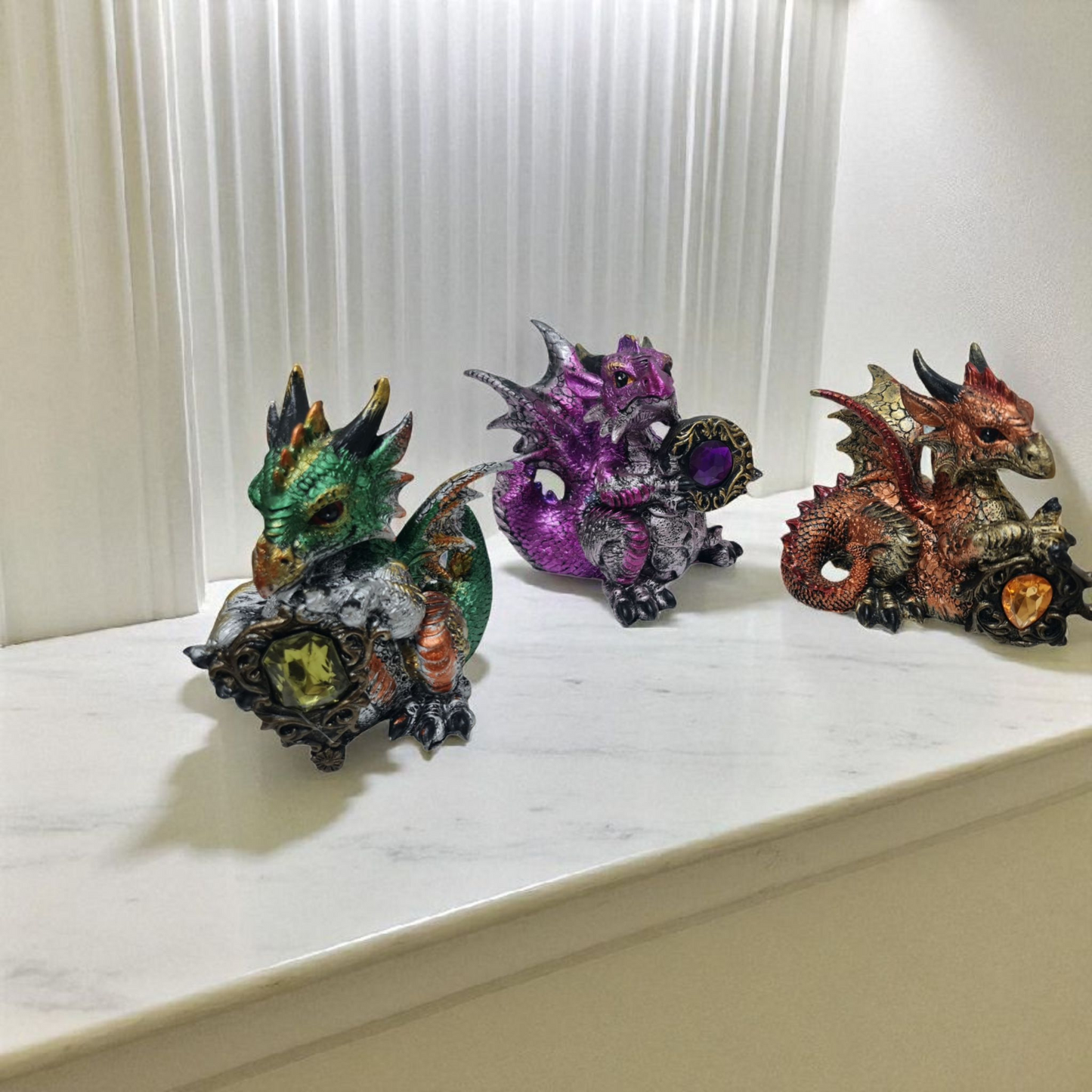 Dragon con piedra preciosa