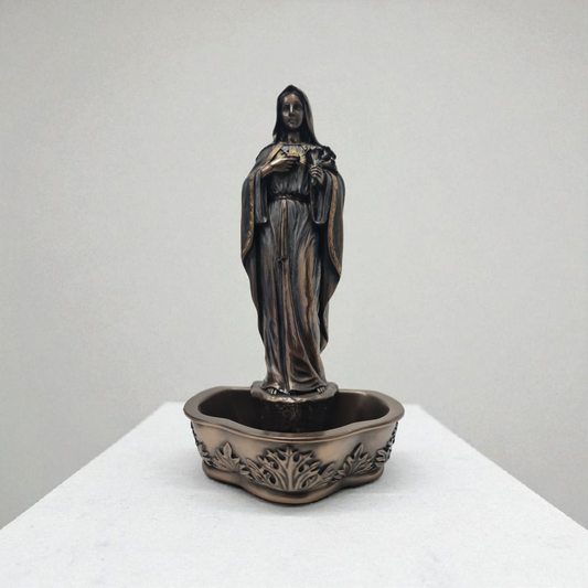 Pila de agua bendita , Sagrado corazon de Maria . Virgenes y santos catolicos