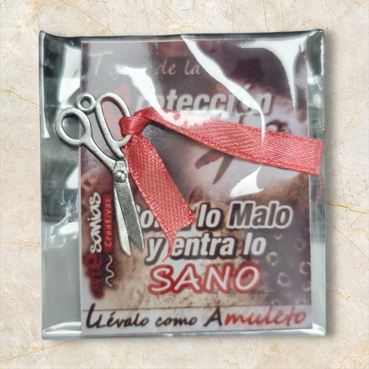 colgante amuleto tijeras