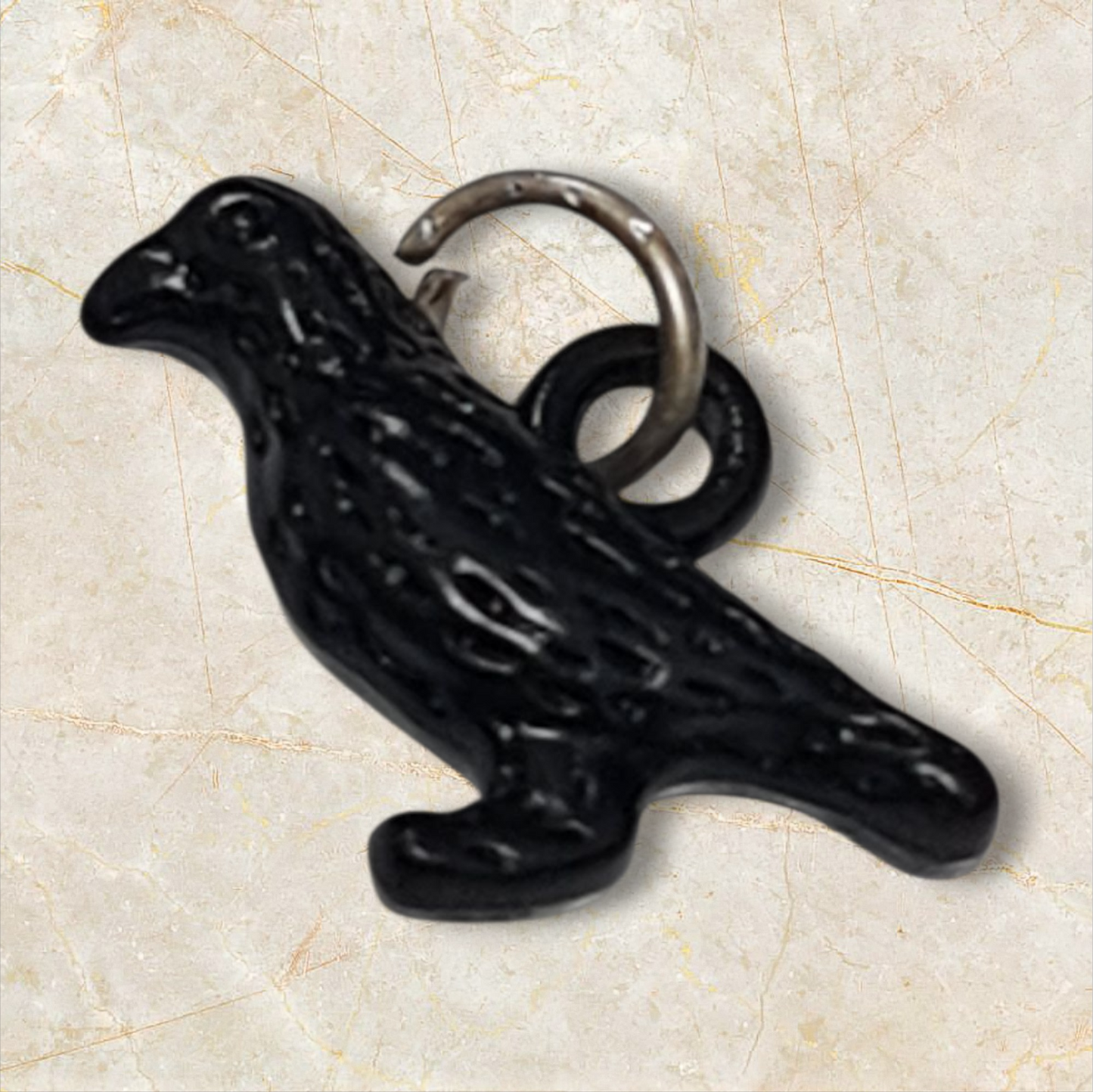 colgante amuleto Cuervo wicca