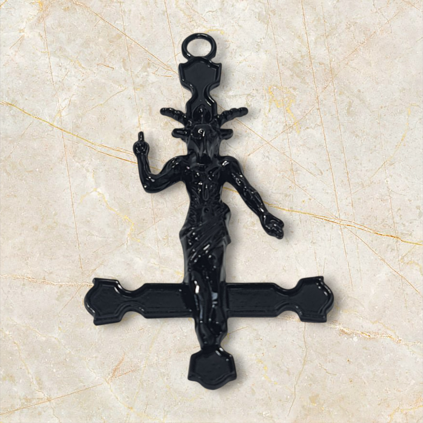 colgante cruz satanica