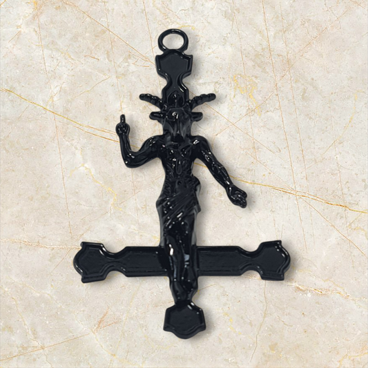 colgante cruz satanica