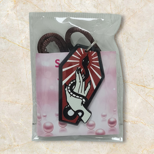 colgante Ataud con mano y serpiente