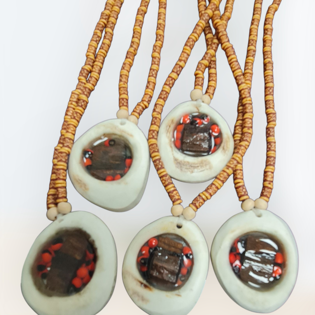 Colgante, amuleto de proteccion brujeria, original de Benín. Protección, amuleto.