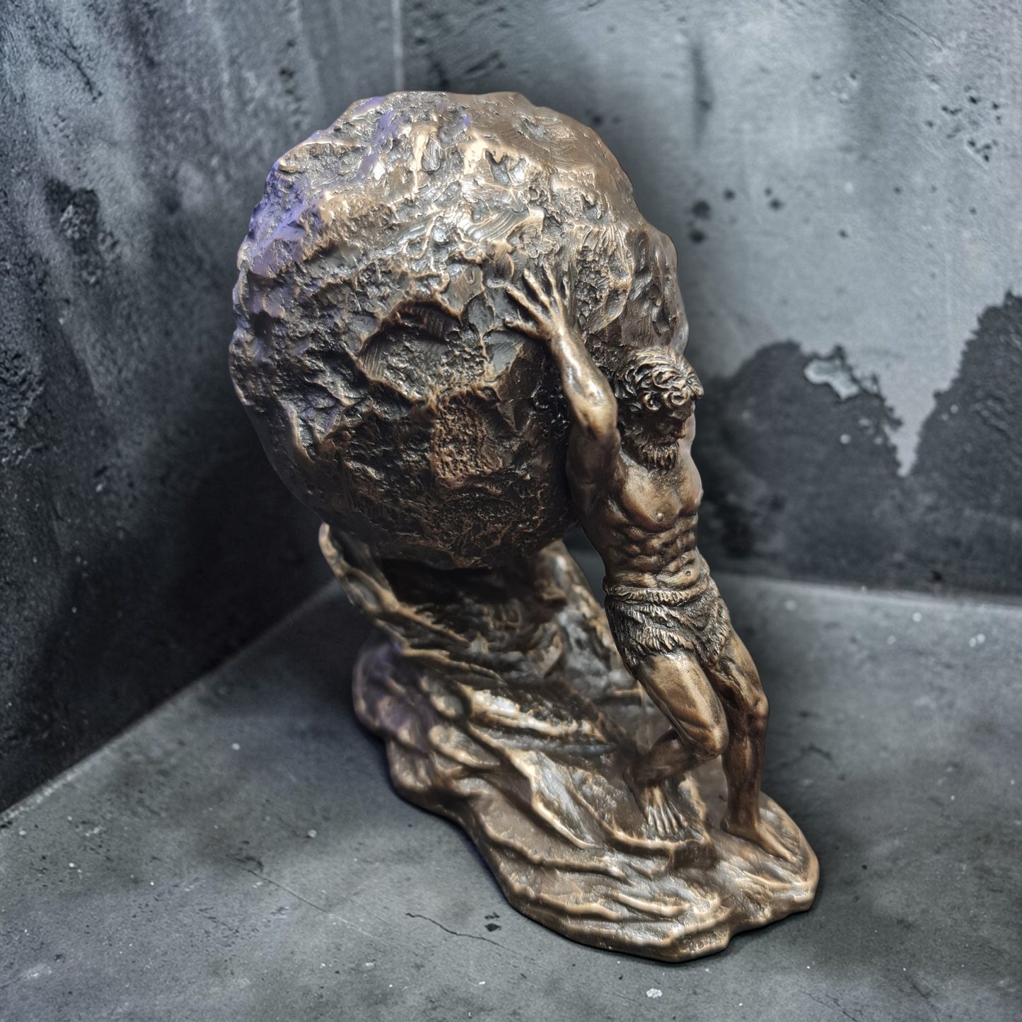 Sisifo haciendo rodar la roca