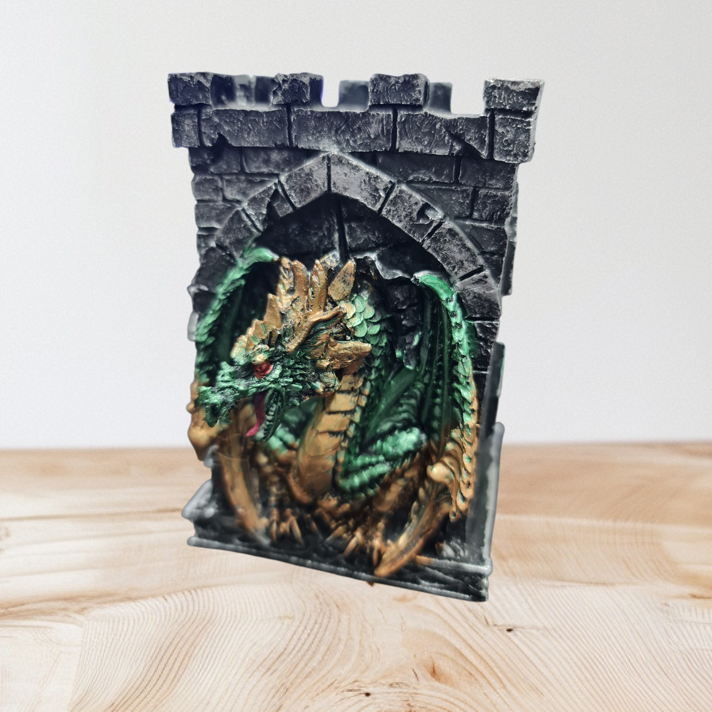 Torre con Dragon contenedor