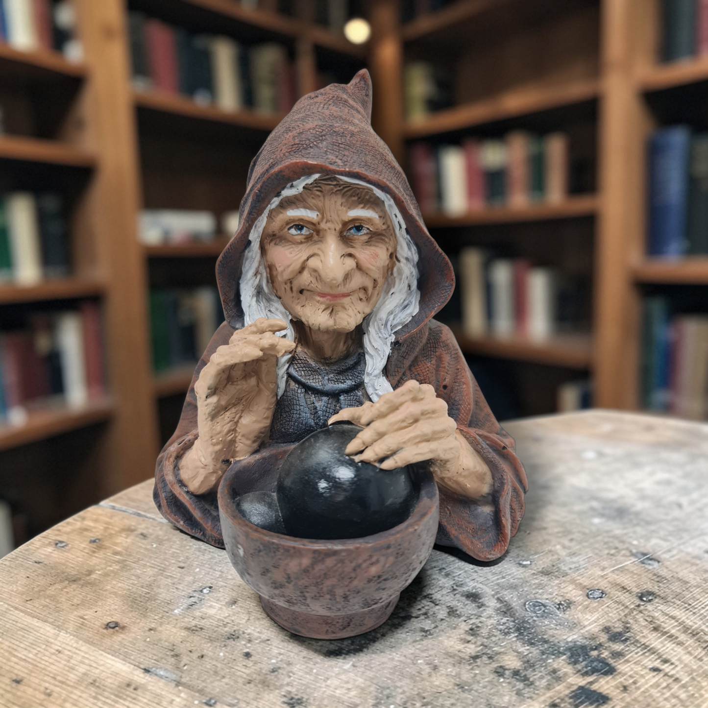 Bruja Wicca con bola