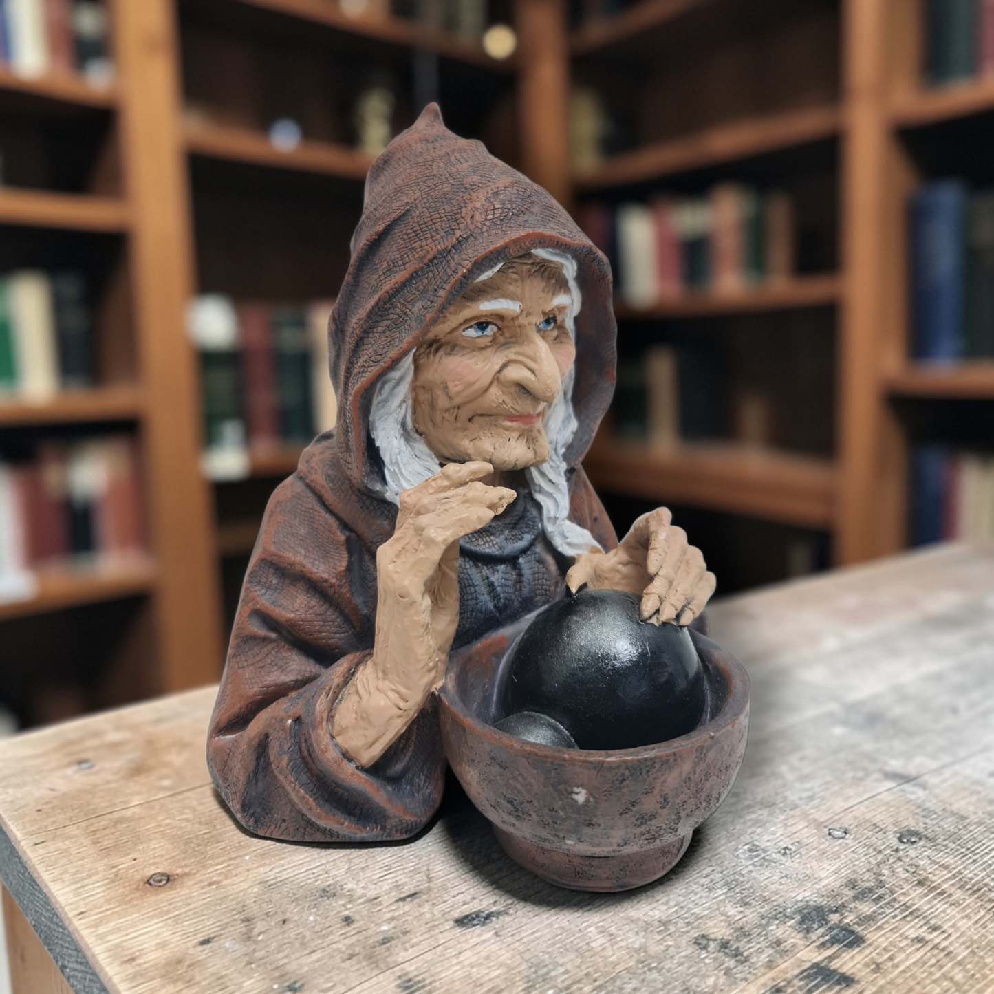 Bruja Wicca con bola