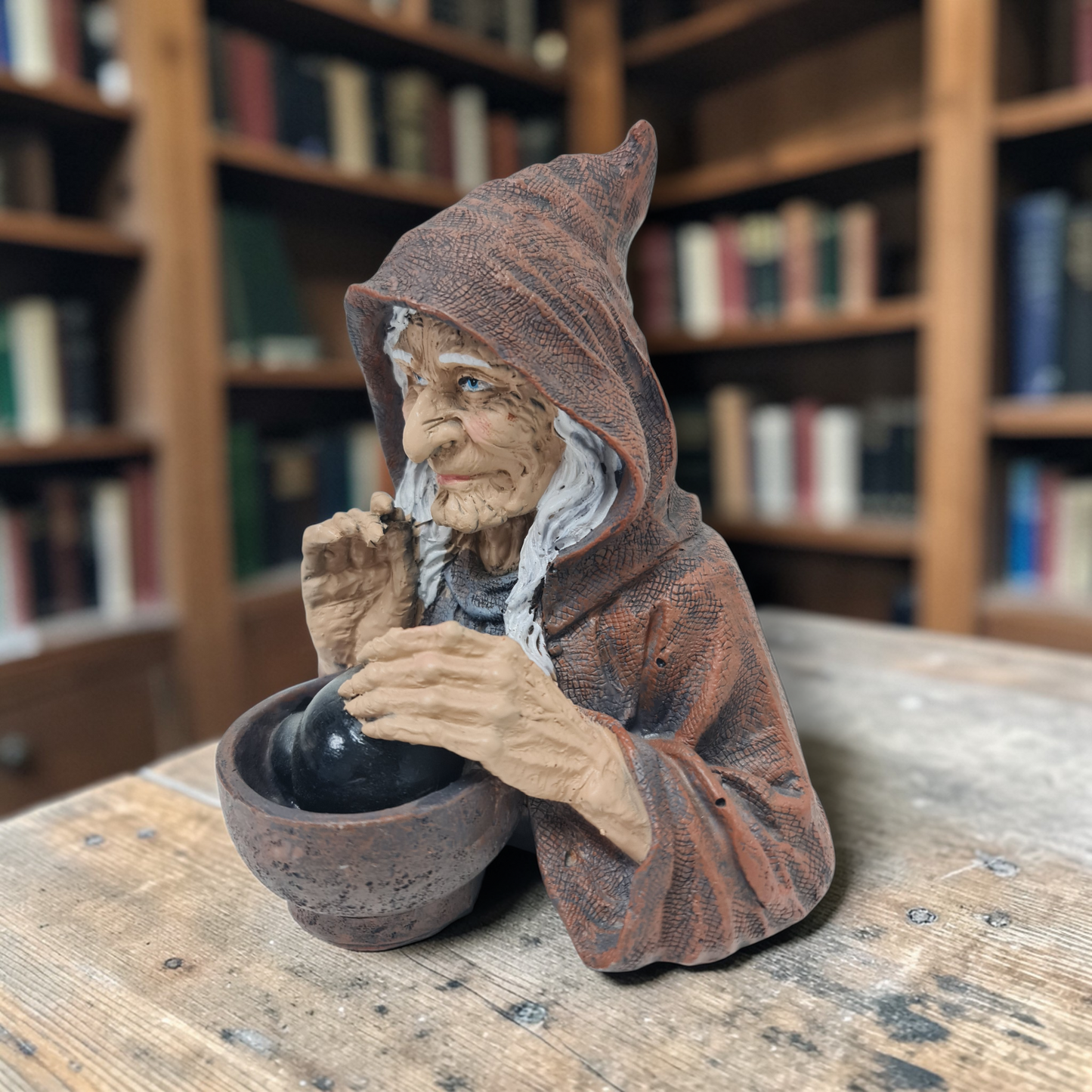 Bruja Wicca con bola