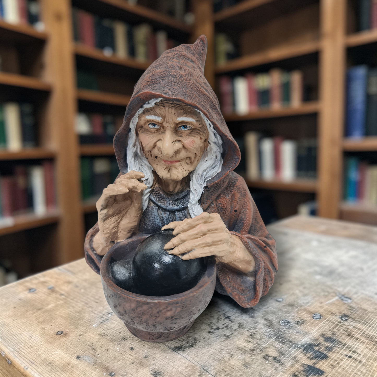 Bruja Wicca con bola