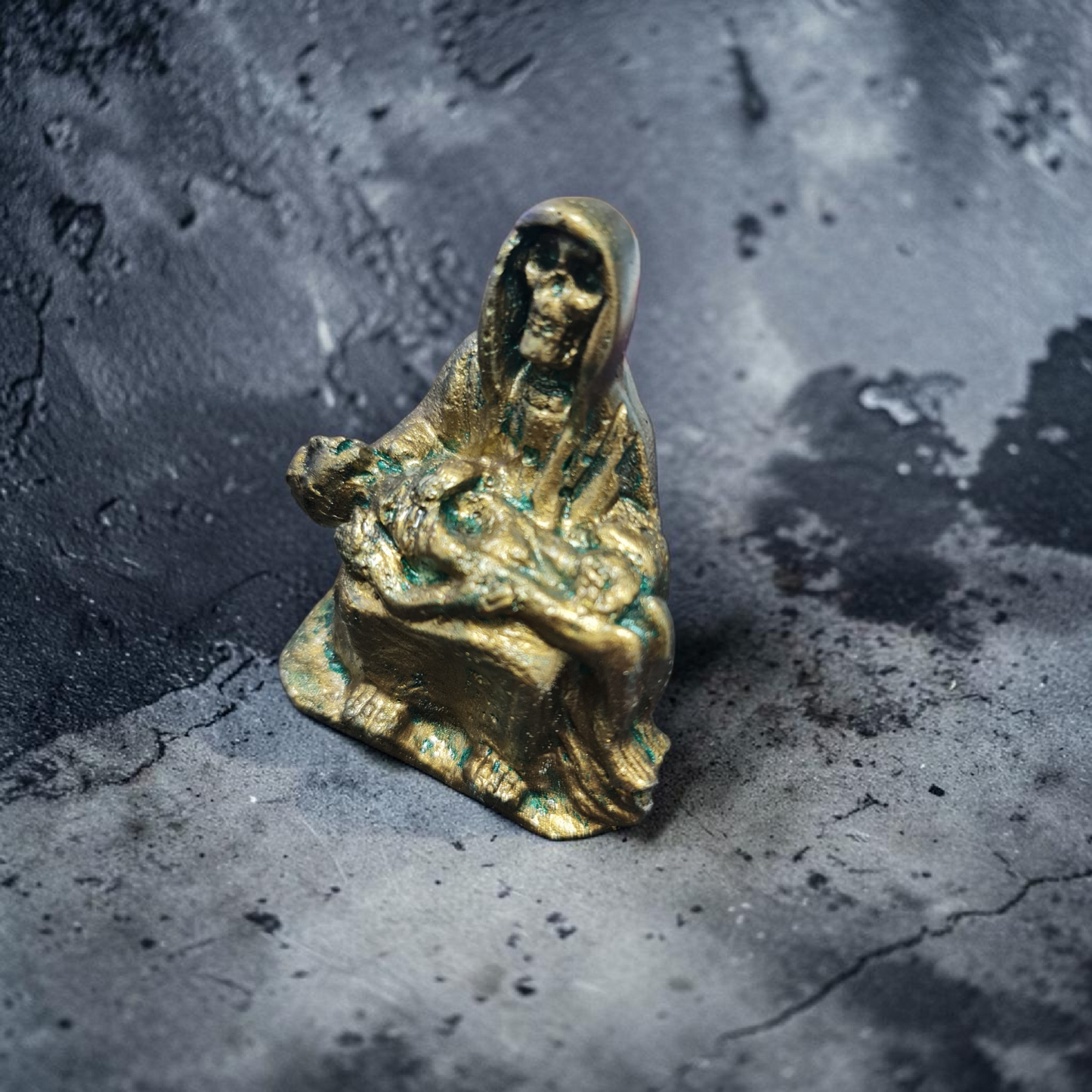 Ebros Día de los Muertos Santa Muerte Piadosa en bata y con Jesús Figurilla La Pieta Escultura religiosa La Compasión de la Muerte Santísima Patrona de Protección Sanación Pureza