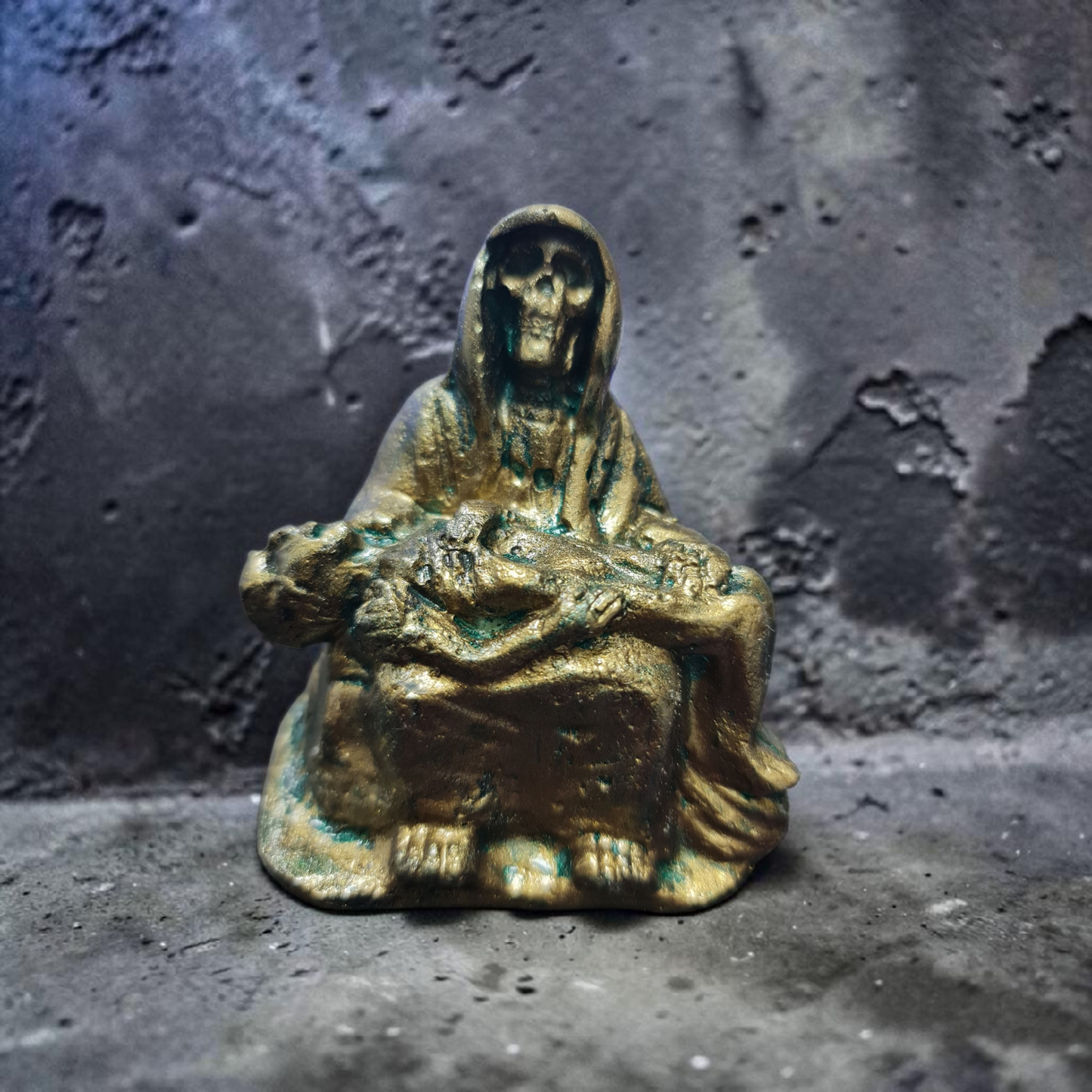 Ebros Día de los Muertos Santa Muerte Piadosa en bata y con Jesús Figurilla La Pieta Escultura religiosa La Compasión de la Muerte Santísima Patrona de Protección Sanación Pureza