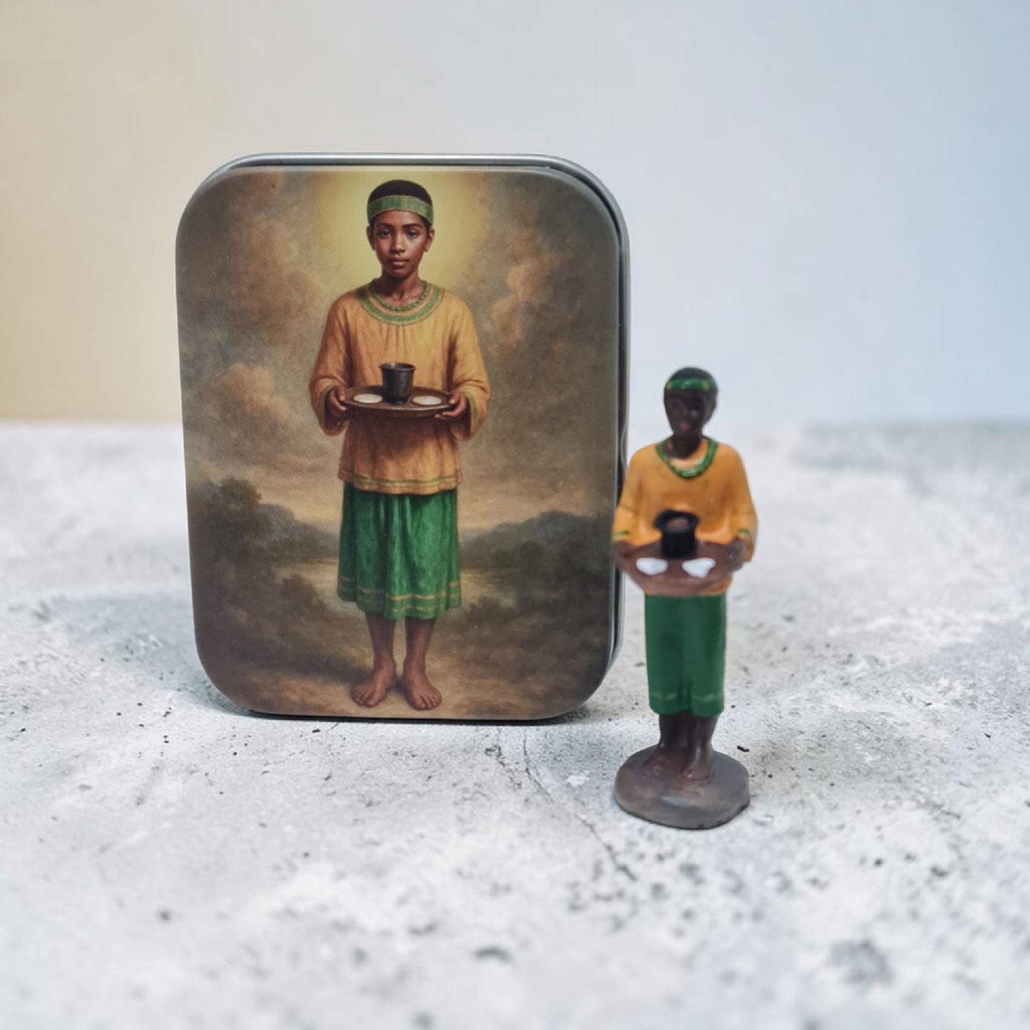 Orishas de 5cm , en lata con diseño