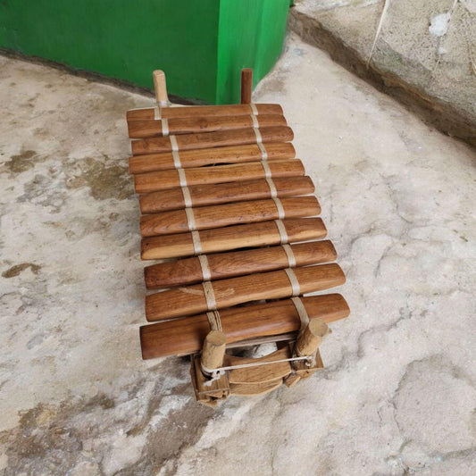 Instrumento musical balafón de 11 notas , hecho en África , arte africano , percusión