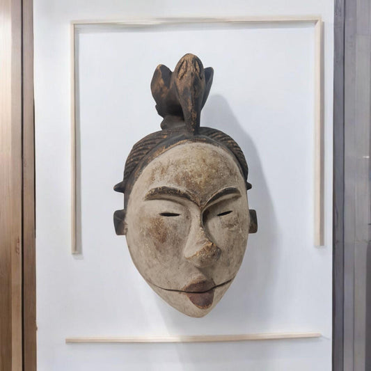 Antigua mascara africana Punu arte africano