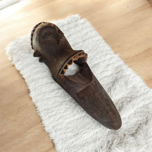 Máscara etnia Bakongo ( arte africano)  Bakongo ethnic mask ( African art)
